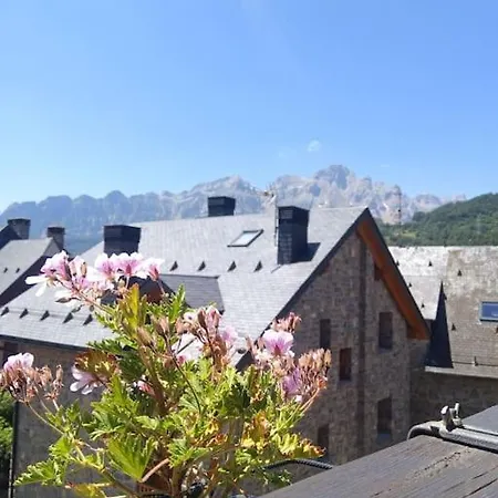 Atico En Pleno Pirineo إل بويو دي جاكا